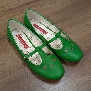 BAIT Green Mary Jane's Shoes T-Strap size 8 US